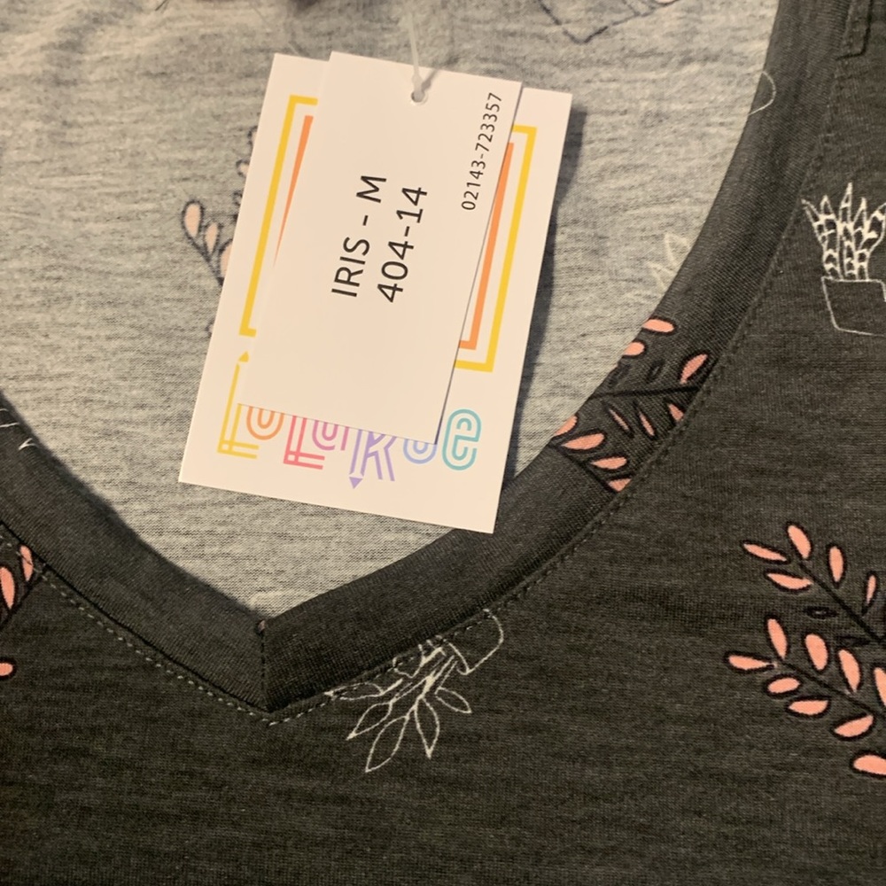 Lularoe Iris - Picture 2 of 4